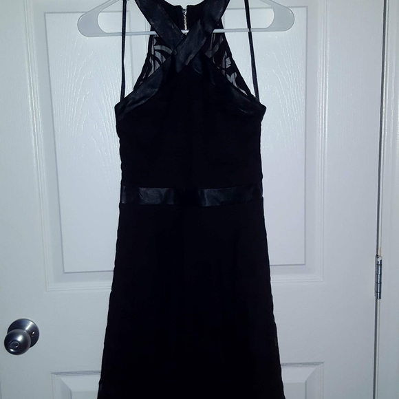 Le chateau dress. Nwt - Picture 3 of 9